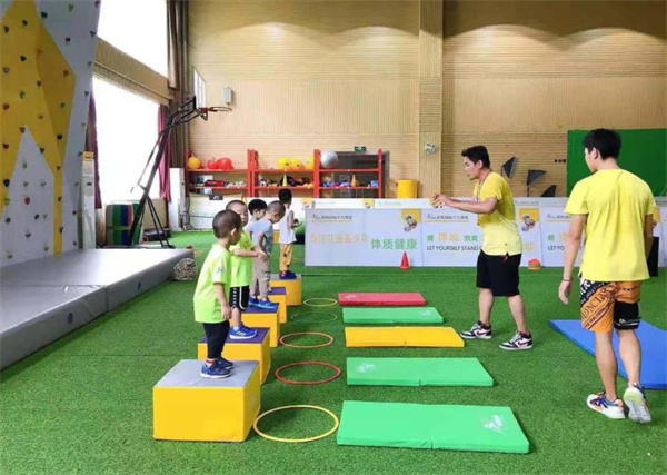 希沃家庭护眼亲子屏：家庭运动新选择的智能大屏体验(图1)